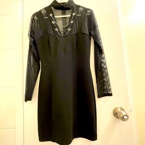 Hello people thank you for looking at my dress I’ve dropped the price again.